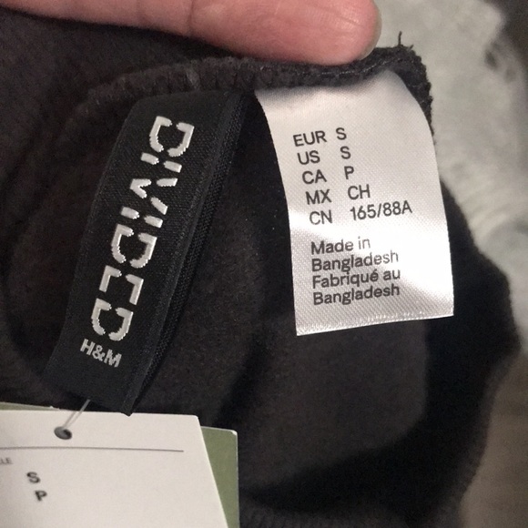 H&M 🆕NWT* SKELETON CROP MOCK NECK SKELETON LIGHT SWEATSHIRT size SMALL - Picture 9 of 9